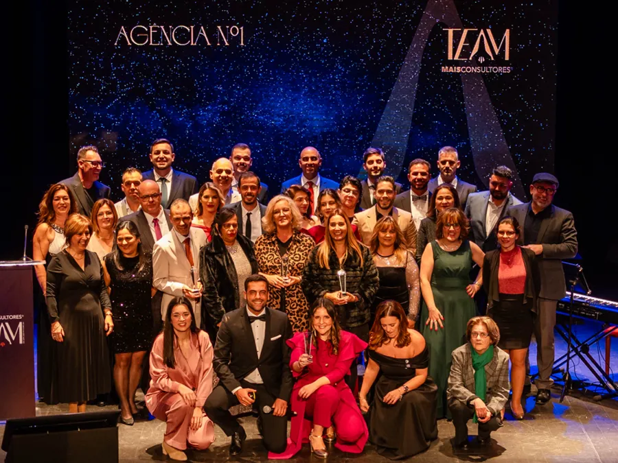 Equipa MaisConsultores® TEAM em palco na Gala TEAM